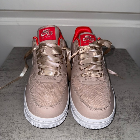Nike Air Force 1 '07 'Fossil Stone Laser Crimson' - Size 6 in Women’s - Picture 1 of 8